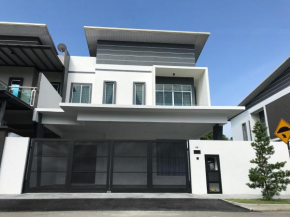 Semi-D New House @ Sungai Abong Muar*10~20pax